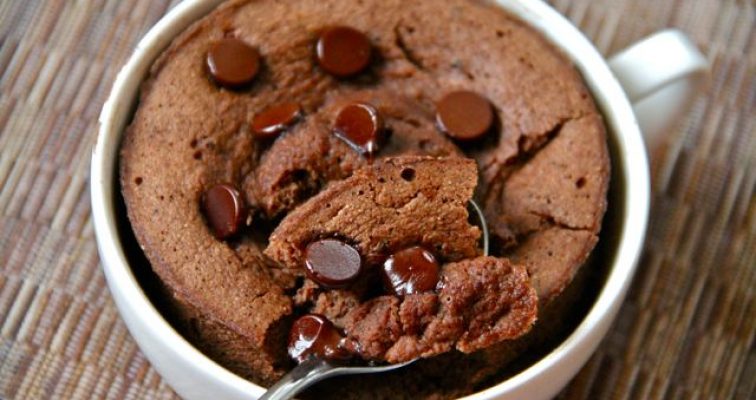 طرز تهیه ماگ کیک خانگی بدون فر