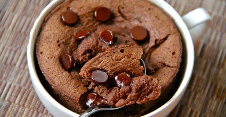 طرز تهیه ماگ کیک خانگی بدون فر